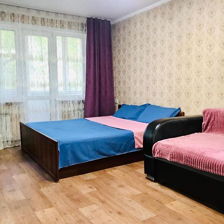 Apartaments In The City Center Karagandy Esterno foto