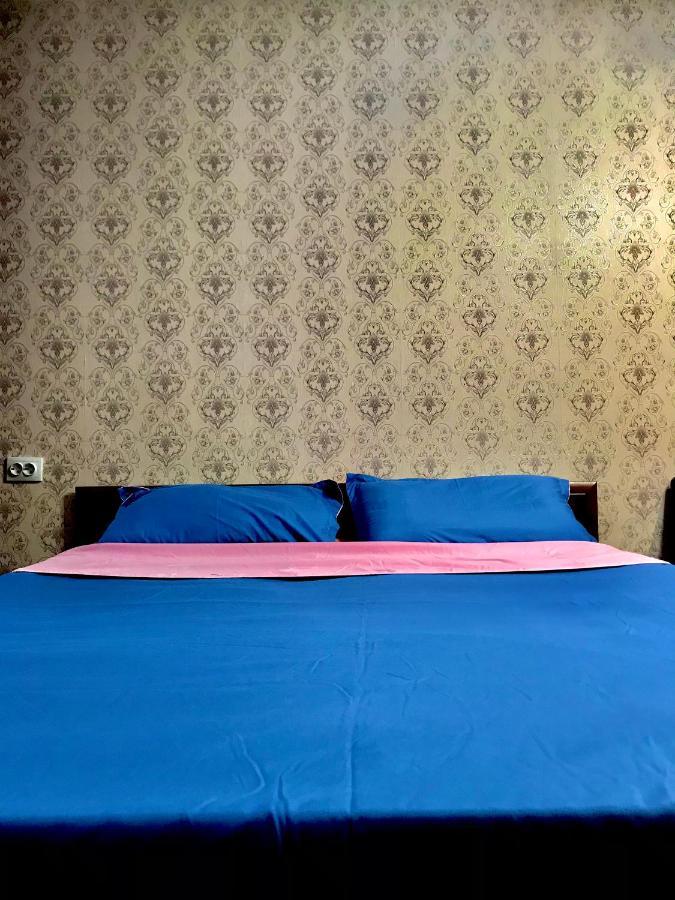 Apartaments In The City Center Karagandy Esterno foto